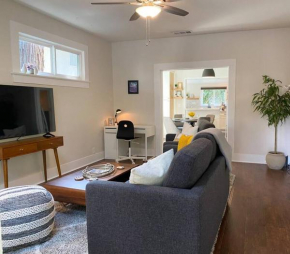 Boulevard Park Bungalow Walk to Dining and Nightlife